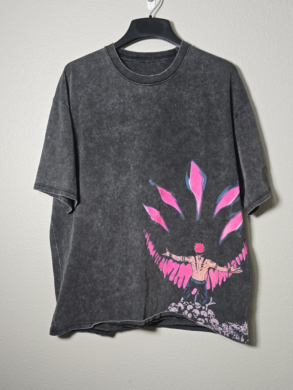 JJK Sukuna Men's Black Graphic Tee with Pink Design